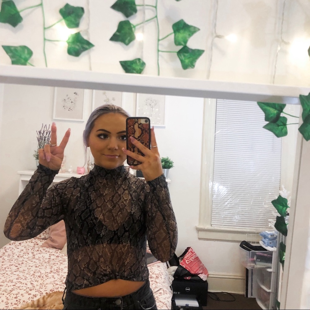 wild fable see through snakeskin top - Picture 2 of 7